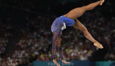 Баскетболна легенда свали шапка на Симон Байлс