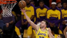 Дончич гарантира на Лейкърс 3-то място в Западната конференция