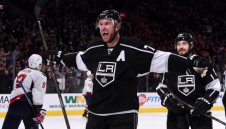 "Кралете" и "патоците" мачкат в НХЛ