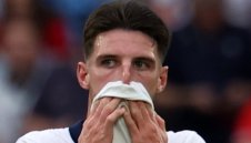 Треньорът на Словакия се сдърпа с Деклан Райс (ВИДЕО)