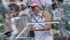 Ига Швьонтек победи Мария Сакари и триумфира в Индиън Уелс