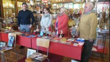 Дъщерите на д-р Стефан Божков дариха уникални артефакти на Музея на ЦСКА
