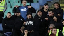 Бившият на Русата Златка и гаджето на "Мис Силикон" вероятно стоят зад расисткия скандал + ВИДЕО