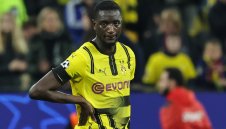 Той мушна хеттрик на Барса, но не спира да тъгува