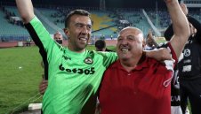 Фенове на Левски плашат с бой Жоро Вратарчето