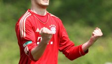 Талант на Байерн избяга при Мицански