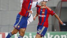 Дузпа и греда спасиха Байерн в Москва