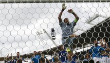 Буфон вдигна температура, под въпрос е за Ирландия