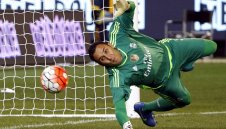 Навас получава мястото на Касияс