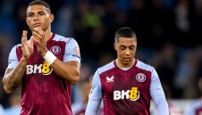 Астън Вила получи удар в битката за Топ 4