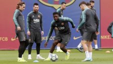 Юмтити няма късмет, пак е с болки в коляното