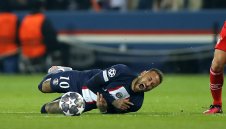 Само се търкаля: Неймар е големият грешник за ПСЖ