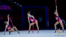 Фурор! Ансамбълът ни за девойки взе три от три златни медала в Баку