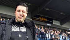 "Зебрите" удължиха договора на Илийката