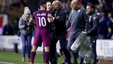 Страшен скандал в Англия! Кун удари фен на Уигън + ВИДЕО