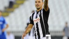 Хищникът Божо с четвърти гол в Сърбия + ВИДЕО