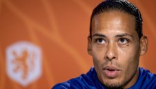 На ван Дайк не му пука дали ще се контузи пак