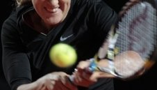 Азаренка се разправи с Шахар Пеер