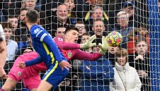 Челси с издънка! Куп пропуски и блестящ вратар провалиха сините срещу Бърнли