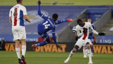 Келечи Ихеаначо води Лисиците към Топ 4