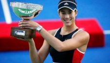 Мугуруса грабна трофея в Монтерей + ВИДЕО