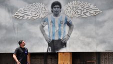 Фен на Марадона кръсти сина си Диего 