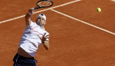 Едва не срязали ръката на Гришо при нападение + ВИДЕО