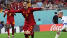 Светът ще бъде в краката на уникалния Гави