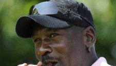 Легенда: Продават потник на Майкъл Джордан за 400 000 долара