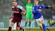 Уест Хем се спаси в добавеното време срещу Лестър