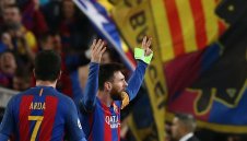 Невиждано! Меси скочи да празнува в трибуните + СНИМКИ И ВИДЕО