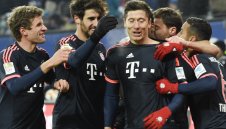 Байерн бие с гол от дузпа и случаен рикошет