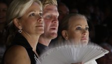 Ефе скочи на Румениге: Изцеждаш енергията на Ковач! Боли ме коремът от теб!