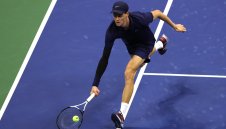 Синер не остави шанс на Бублик 