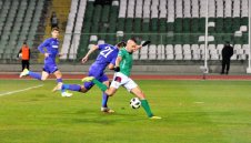 Колеблив Берое победи Етър след много стабилно съдийско рамо и гол на Камбуров