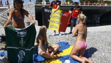 Изберете най-горещата фенка от последния ден на груповата фаза