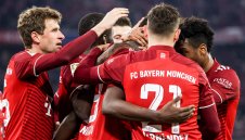 Байерн влезе в пътя с бой по Унион