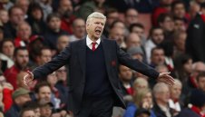 Арсенал стъпи накриво у дома за ЧРД на Венгер