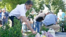 Левски поднесе цветя по случай 52-та годишнина от гибелта на Гунди и Котков