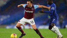 Халф остава в Уест Хям за един последен 18-и сезон