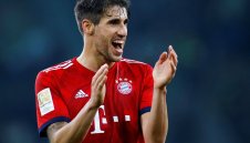 Булдозерът Хави "Машинес" влачи Байерн към славата