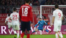 Трус в Мюнхен! Слабак попари Байерн насред "Алианц Арена" + ВИДЕО