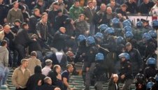 Фен на Манчестър Юн бере душа в римска болница