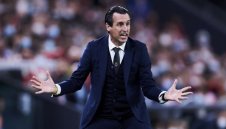 Емери сензационно реже богаташите от Нюкасъл