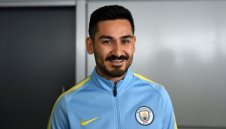 Сане и Гюндоган дават опции на Пеп за дербито