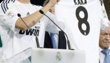 Кака взе №8 в Реал