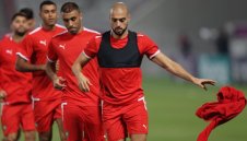 Амрабат иска да остане във Висшата лига