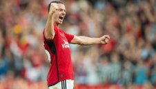 Как Ман Юнайтед отказа Джони Еванс от... отказване