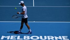Той отново е тук! Джокович ще се бори за рекорден награден фонд на Australian Open + ВИДЕО