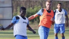 Левски тренира без Минев и Бурабия